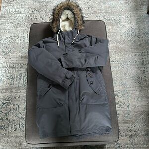 Abercrombie & Fitch Water Resistant Down Coat Size Small Two Way Zipper